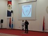 Ime fajla=NASLOVNA_Obracanje_direktora_SSUP.jpg
Veličina fajla=122KiB
Dimenzije=1024x768
Datum postavljanja=%03. %334 %2026. NASLOVNA_Obracanje_direktora_SSUP.jpg